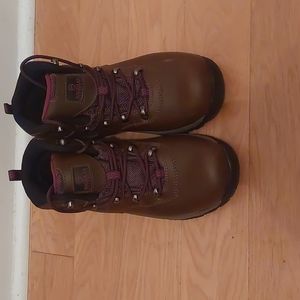 LIKE NEW Magellan Harper II leather waterproof hiking boots sz 8D